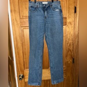 Abercrombie & Fitch Straight Mid Rise Curve Love Jeans 28 Waist Size 6 Long